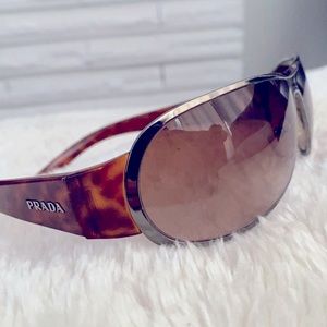 ☀️ authentic sunglass hut PRADA sunnies 💛